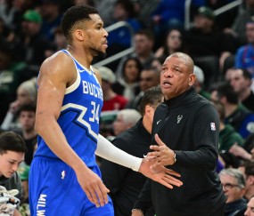 被翻了34分！雄鹿上半场最多领先16分 全场结束输18分