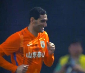 NG官方入口-泰山狂轰33脚只进1球 赢球还得靠空霸费莱尼