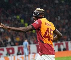 尤文总监：我们对奥斯梅恩不感兴趣，这只是媒体为施压编造的谣言